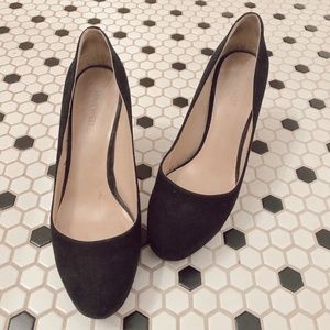 NINE WEST suede black heels!!!